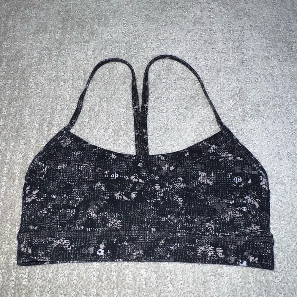 Lululemon sports bra